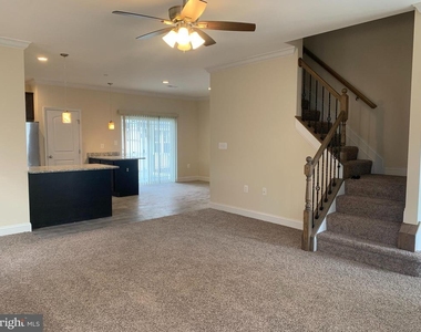 9208 Dayton Avenue - Photo Thumbnail 1