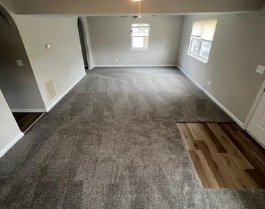8828 Erie Avenue - Photo Thumbnail 8
