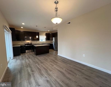 8925 Erie Avenue - Photo Thumbnail 5