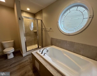 8925 Erie Avenue - Photo Thumbnail 14