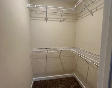 8925 Erie Avenue - Photo Thumbnail 20