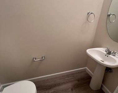 8925 Erie Avenue - Photo Thumbnail 8