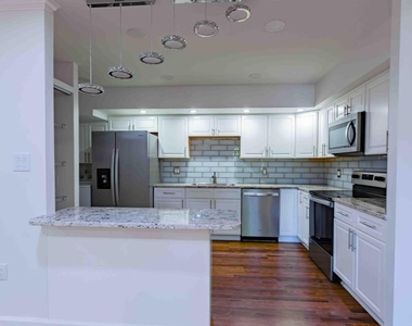 1 Stonehenge Circle - Photo Thumbnail 12