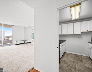 28 Allegheny Avenue - Photo Thumbnail 7