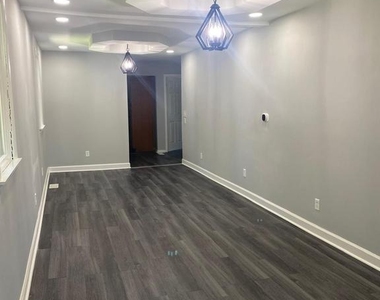 452 Graythorn Road - Photo Thumbnail 1