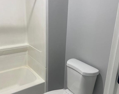 452 Graythorn Road - Photo Thumbnail 12