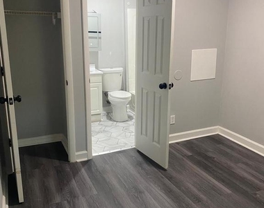 452 Graythorn Road - Photo Thumbnail 5