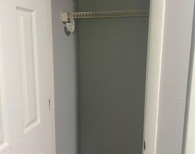 452 Graythorn Road - Photo Thumbnail 9