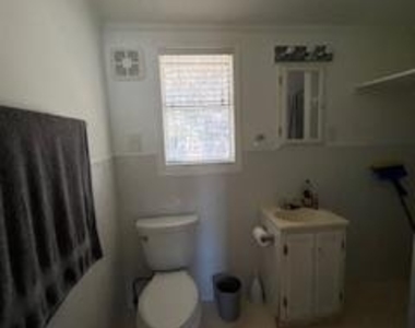 11403 Lakeside Dr - Photo Thumbnail 12