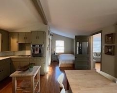 11403 Lakeside Dr - Photo Thumbnail 9