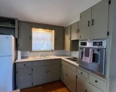 11403 Lakeside Dr - Photo Thumbnail 10