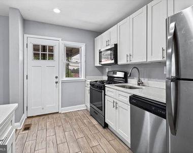 1015 Lyndhurst Street - Photo Thumbnail 8