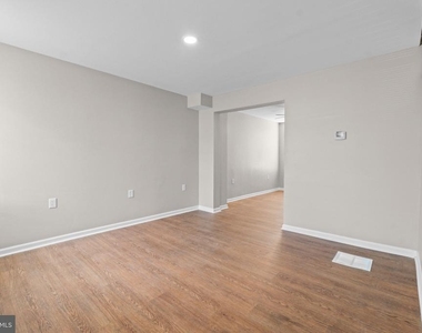 3427 Ravenwood Avenue - Photo Thumbnail 4