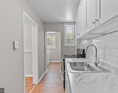 3427 Ravenwood Avenue - Photo Thumbnail 10