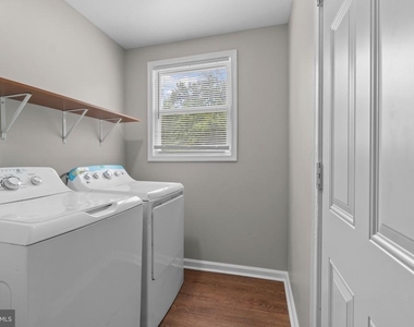 3427 Ravenwood Avenue - Photo Thumbnail 12