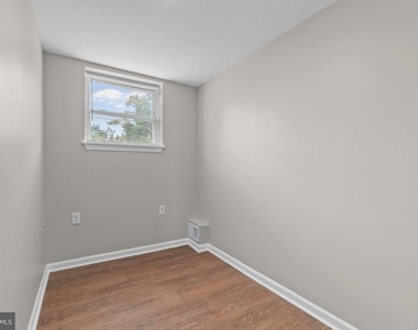 3427 Ravenwood Avenue - Photo Thumbnail 14