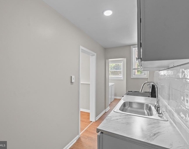 3427 Ravenwood Avenue - Photo Thumbnail 9