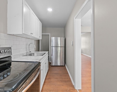 3427 Ravenwood Avenue - Photo Thumbnail 11