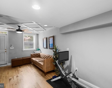 601 S Rose Street - Photo Thumbnail 10