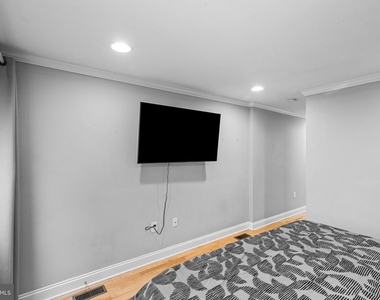 601 S Rose Street - Photo Thumbnail 16