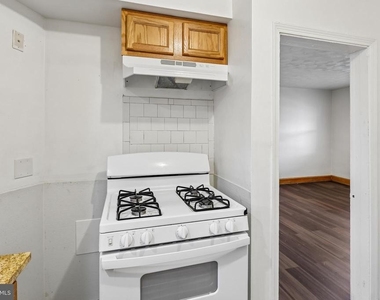 147 Denison Street - Photo Thumbnail 8