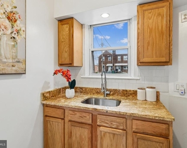 147 Denison Street - Photo Thumbnail 6