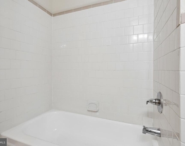 147 Denison Street - Photo Thumbnail 13
