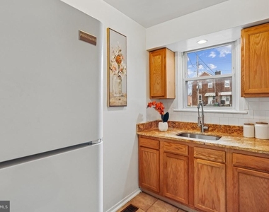 147 Denison Street - Photo Thumbnail 5