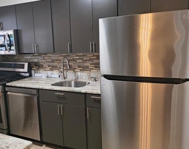 1008 E Lake Avenue - Photo Thumbnail 6