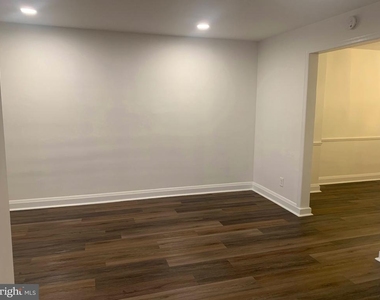1008 E Lake Avenue - Photo Thumbnail 12