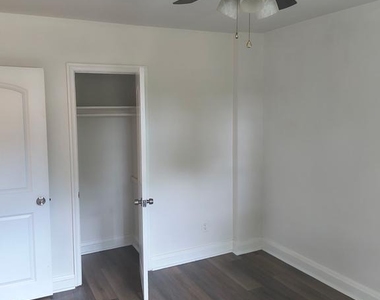 1008 E Lake Avenue - Photo Thumbnail 36