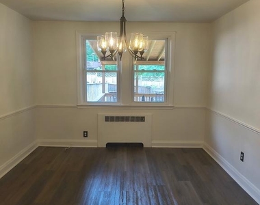 1008 E Lake Avenue - Photo Thumbnail 8