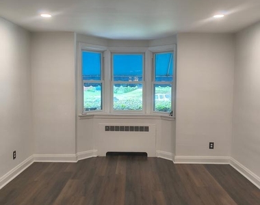 1008 E Lake Avenue - Photo Thumbnail 4