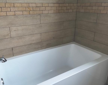 1008 E Lake Avenue - Photo Thumbnail 28