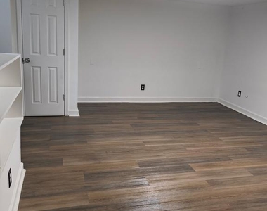 1008 E Lake Avenue - Photo Thumbnail 46