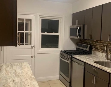 1008 E Lake Avenue - Photo Thumbnail 11