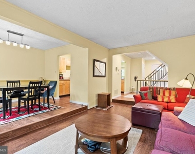 2114 Lang Drive - Photo Thumbnail 5