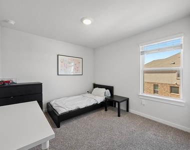 432 Tinto St - Photo Thumbnail 21