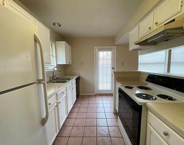 16719 Whitebrush Loop - Photo Thumbnail 12