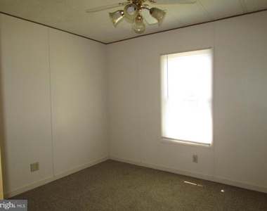 14446 Slim Street - Photo Thumbnail 10