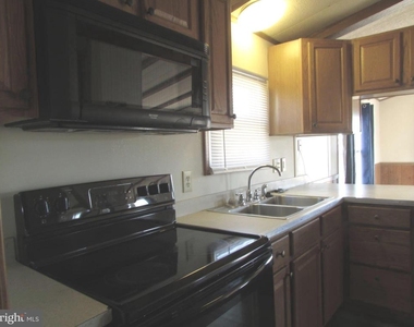 14446 Slim Street - Photo Thumbnail 3