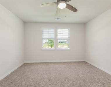 512 Clearlake Dr - Photo Thumbnail 19