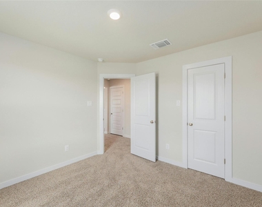 512 Clearlake Dr - Photo Thumbnail 29