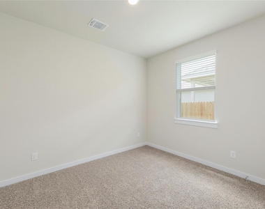512 Clearlake Dr - Photo Thumbnail 23
