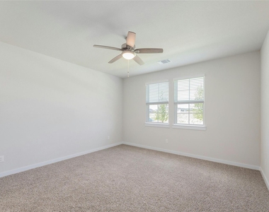 512 Clearlake Dr - Photo Thumbnail 13