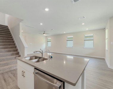 512 Clearlake Dr - Photo Thumbnail 12