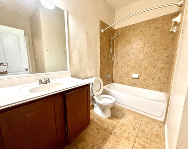 1213 Rainbow Parke Dr - Photo Thumbnail 9