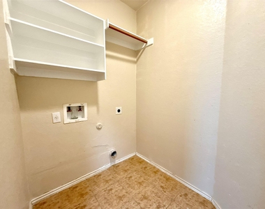 1213 Rainbow Parke Dr - Photo Thumbnail 7