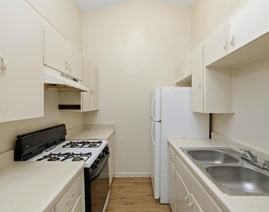 2314 Parker Ln - Photo Thumbnail 7