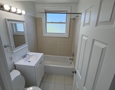 2835 Gainesville Street Se - Photo Thumbnail 7
